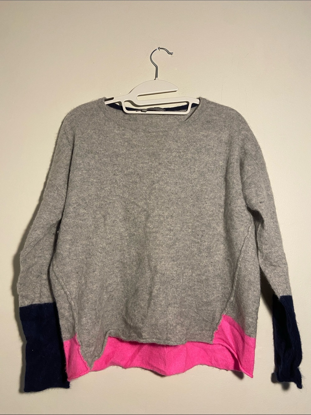360 Cashmere Sweater Gray Crewneck with Pink Hem and Navy Cuffs